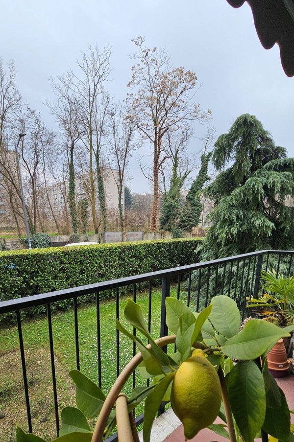 appartamento in vendita a Milano in zona Quarto Oggiaro