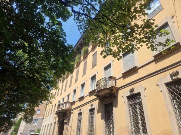 appartamento in vendita a Milano in zona Sant'Ambrogio