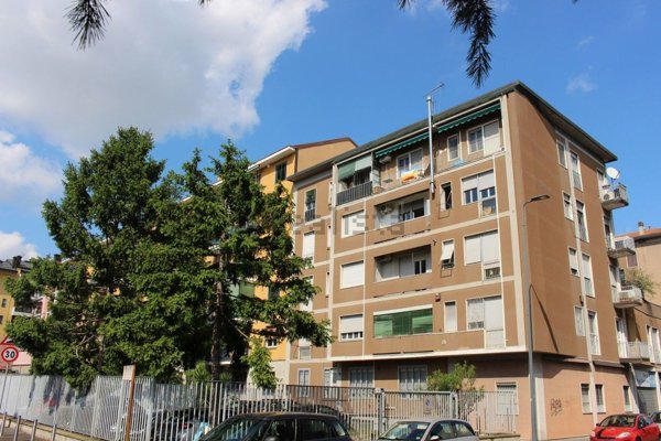appartamento in vendita a Milano in zona Baggio