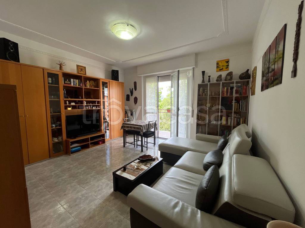 appartamento in vendita a Milano in zona Lorenteggio