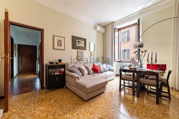 appartamento in vendita a Milano in zona Guastalla