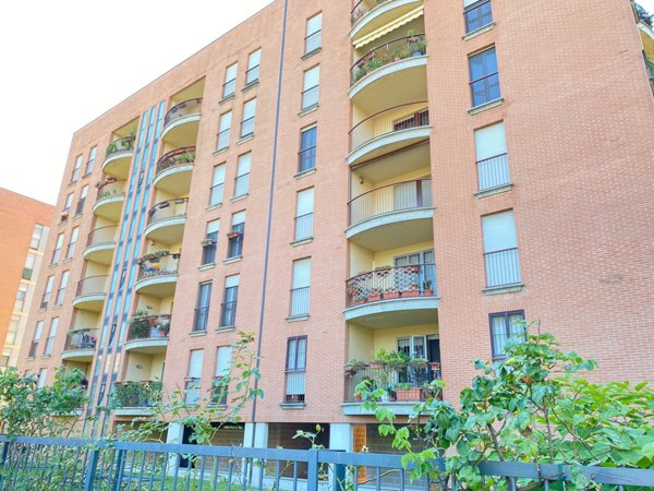 appartamento in vendita a Milano in zona Famagosta