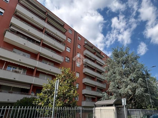 appartamento in vendita a Milano in zona Gallaratese