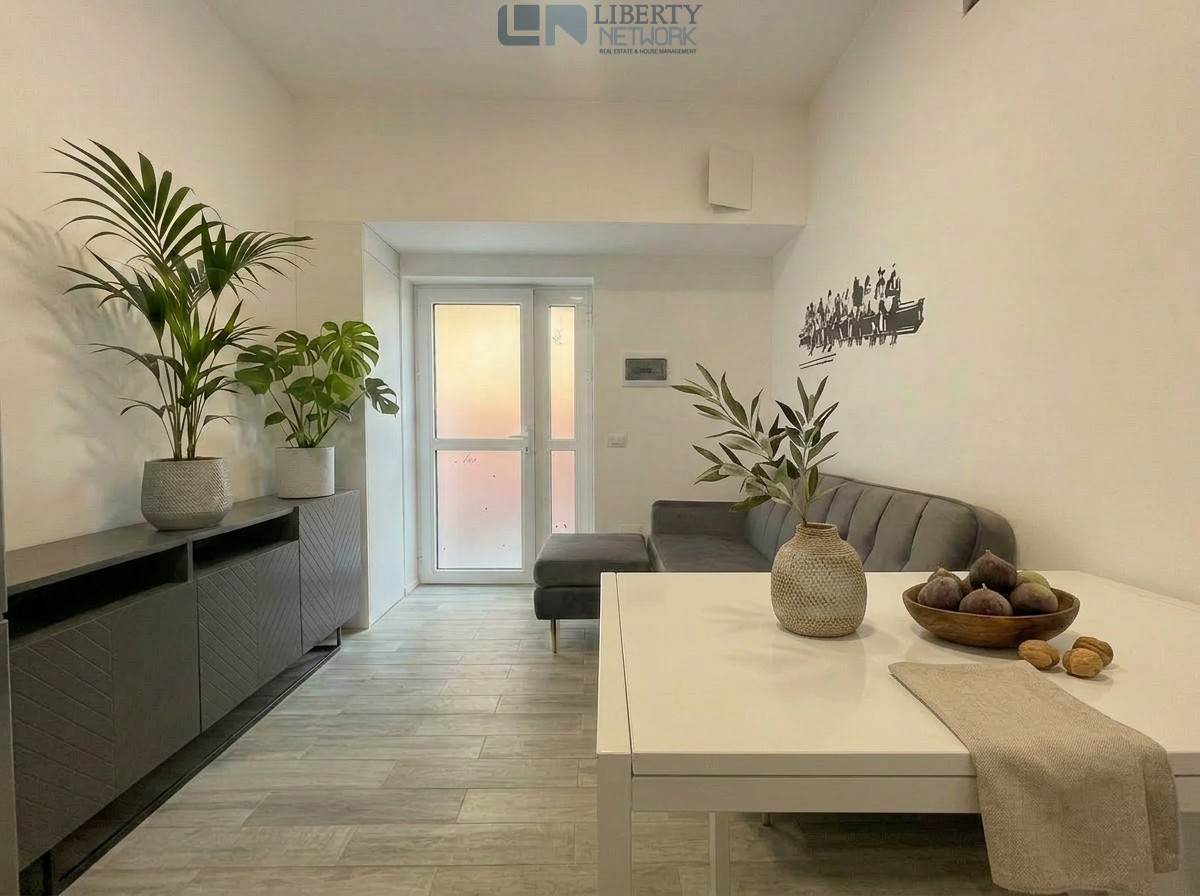 appartamento in vendita a Milano in zona Lorenteggio
