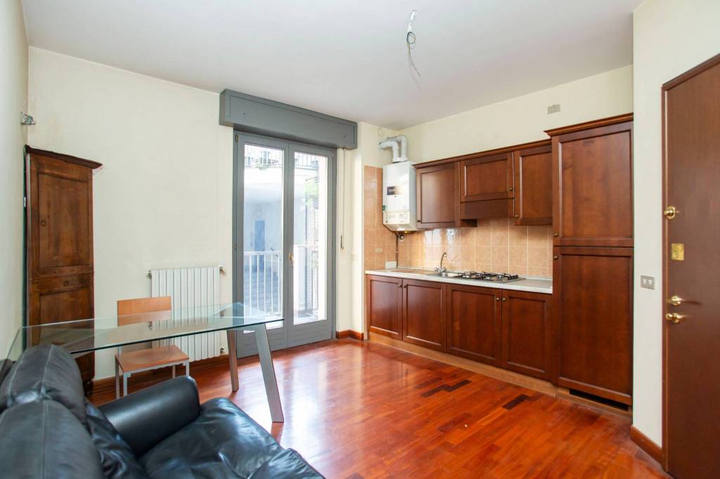 appartamento in vendita a Milano in zona Sempione