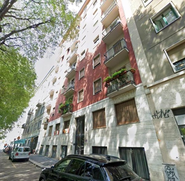 ufficio in vendita a Milano in zona Porta Genova