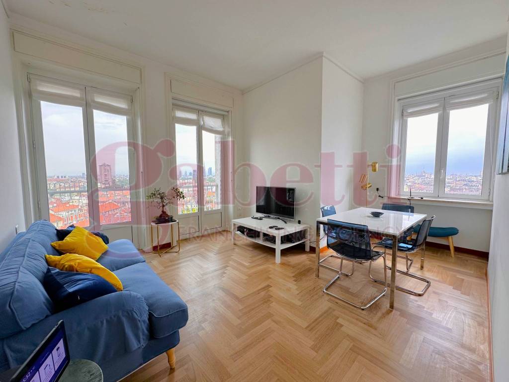 appartamento in vendita a Milano in zona Sant'Ambrogio