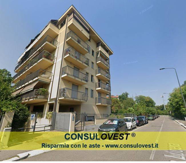 appartamento in vendita a Milano in zona Muggiano