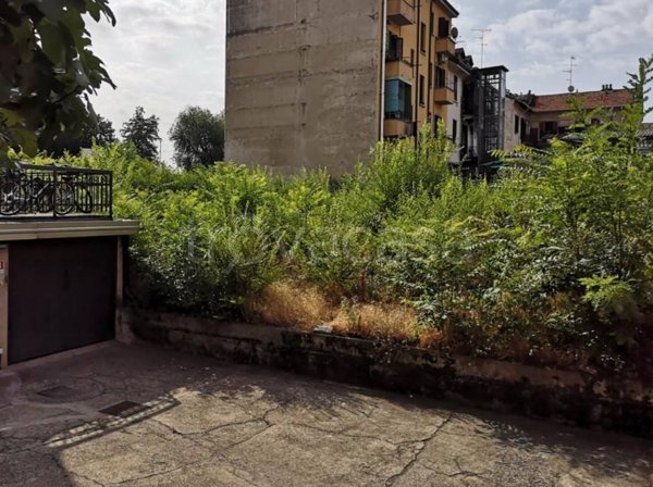 ufficio in vendita a Milano in zona Piazzale Lodi