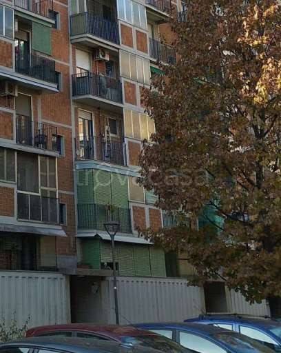 appartamento in vendita a Milano in zona Quartiere degli Olmi