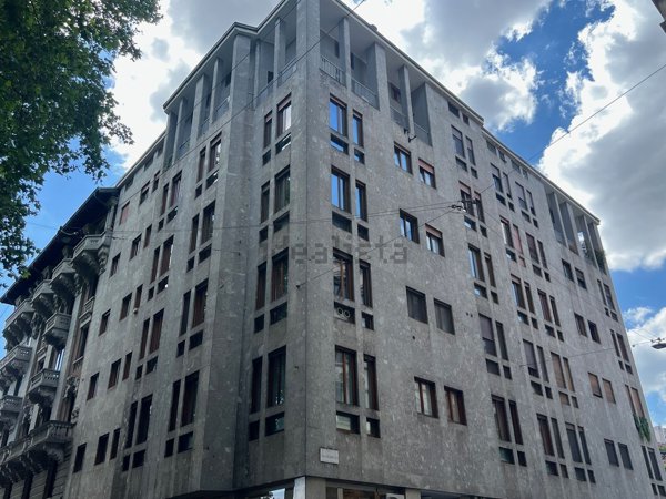 ufficio in vendita a Milano in zona Porta Romana