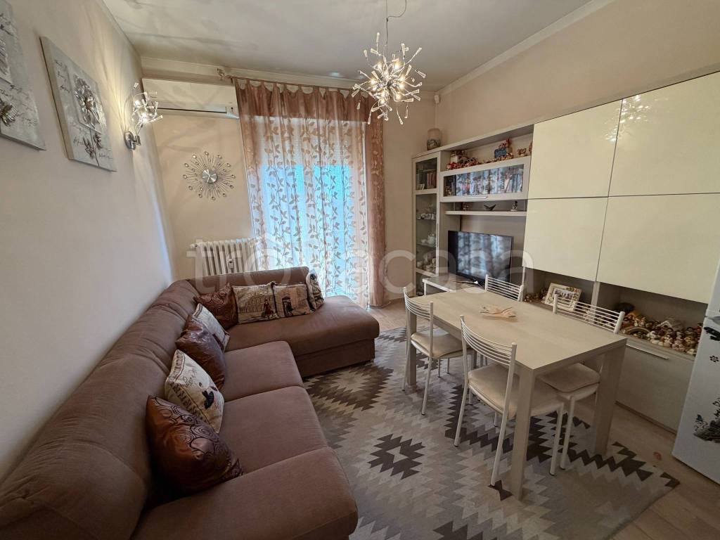 appartamento in vendita a Milano in zona Rottole