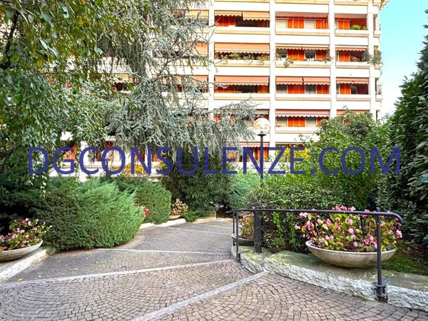 appartamento in vendita a Milano in zona Piazzale Lodi