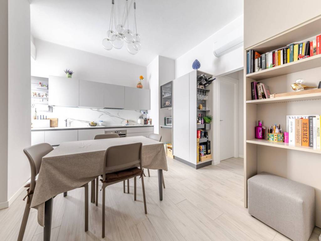 appartamento in vendita a Milano in zona Vigentino