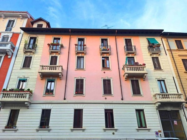 appartamento in vendita a Milano in zona Porta Genova