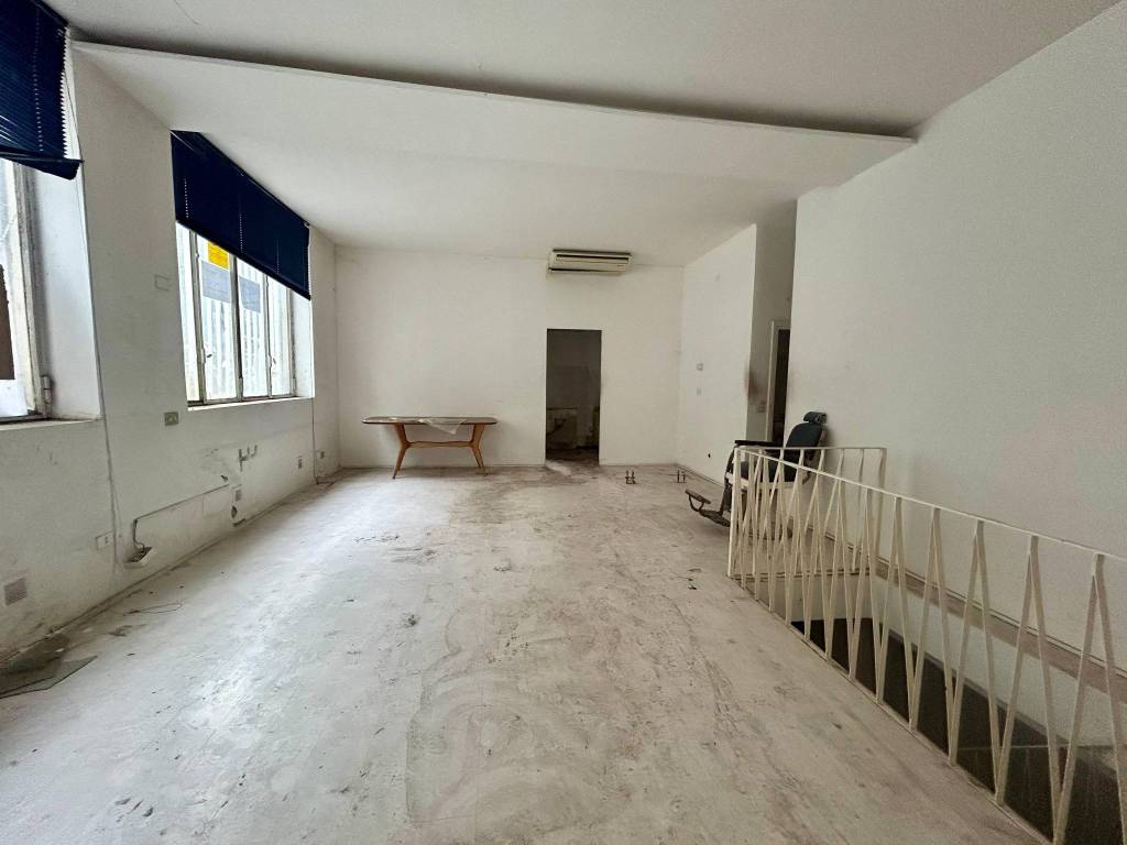 negozio in vendita a Milano in zona Solari