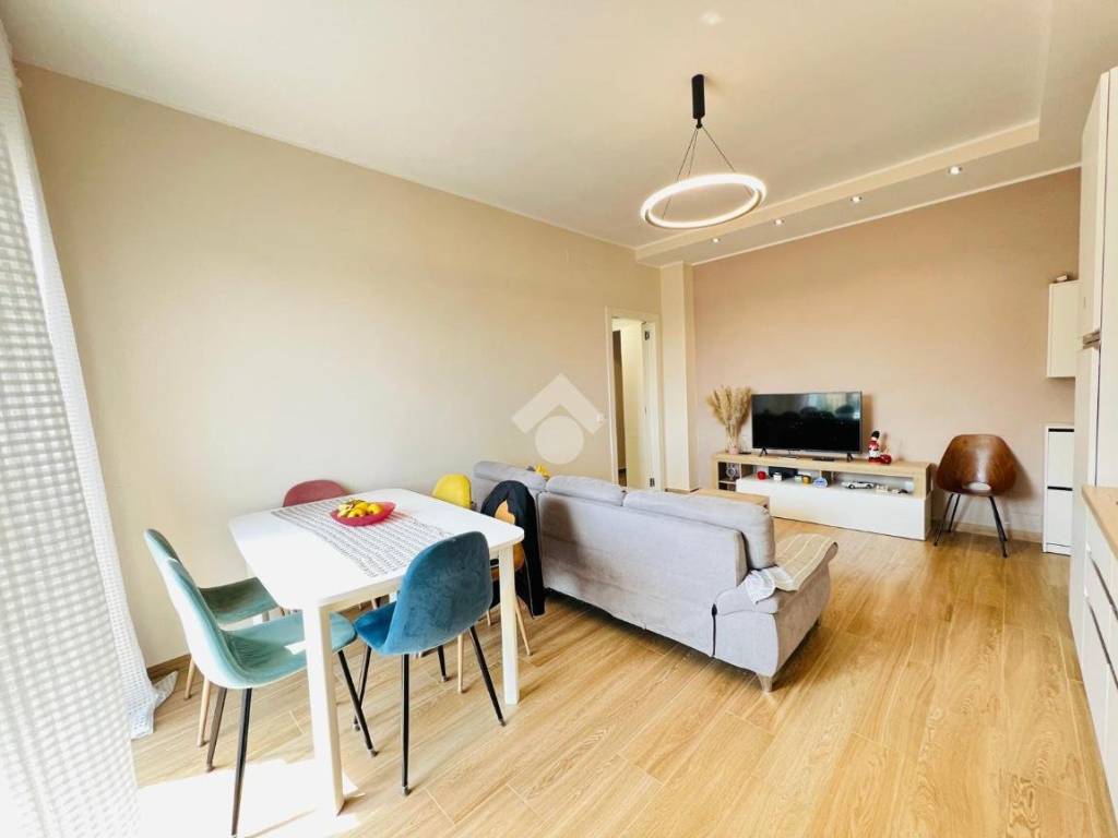 appartamento in vendita a Milano in zona Famagosta