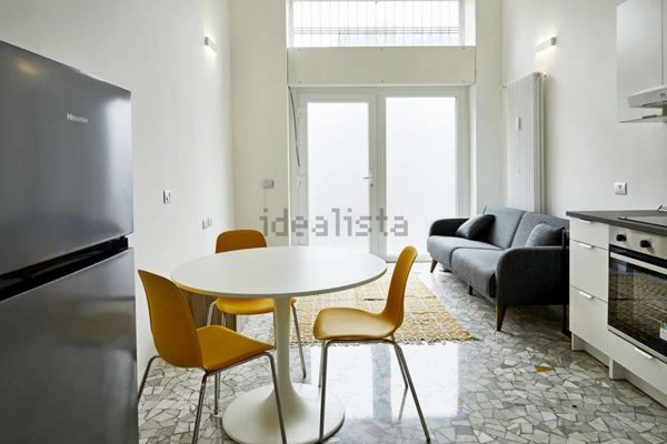 appartamento in vendita a Milano in zona Lorenteggio