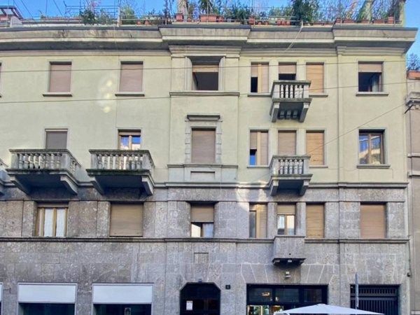 appartamento in vendita a Milano in zona Guastalla