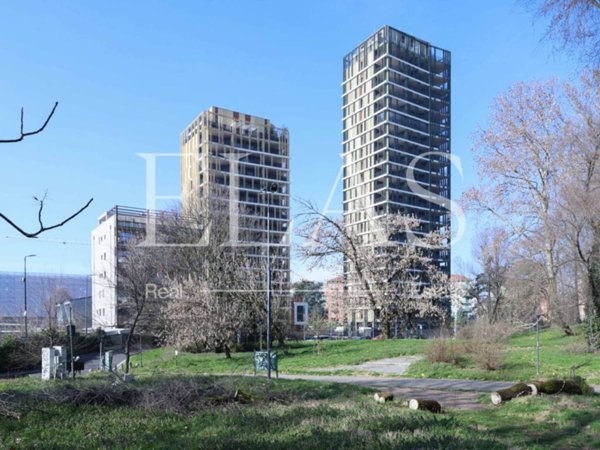appartamento in vendita a Milano in zona Lambrate