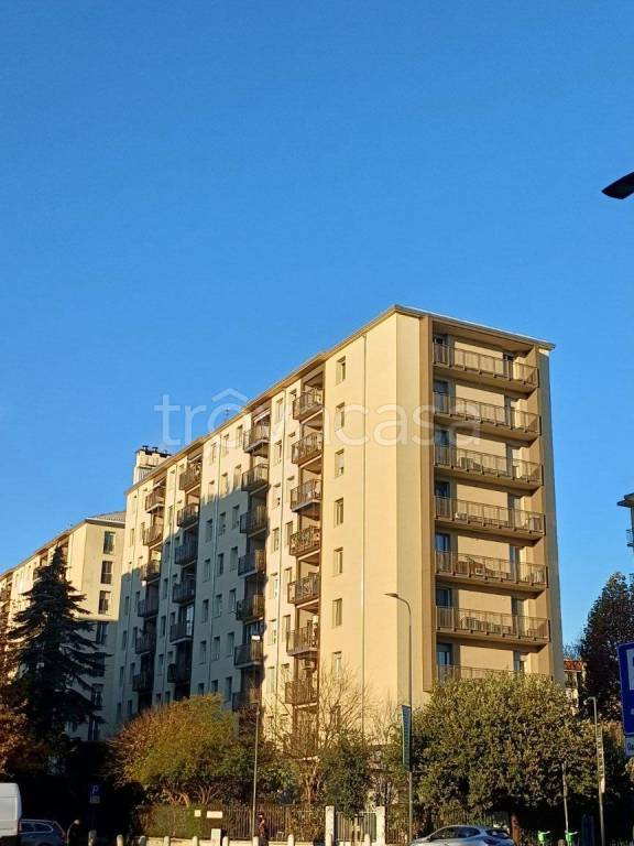 appartamento in vendita a Milano in zona De Angeli