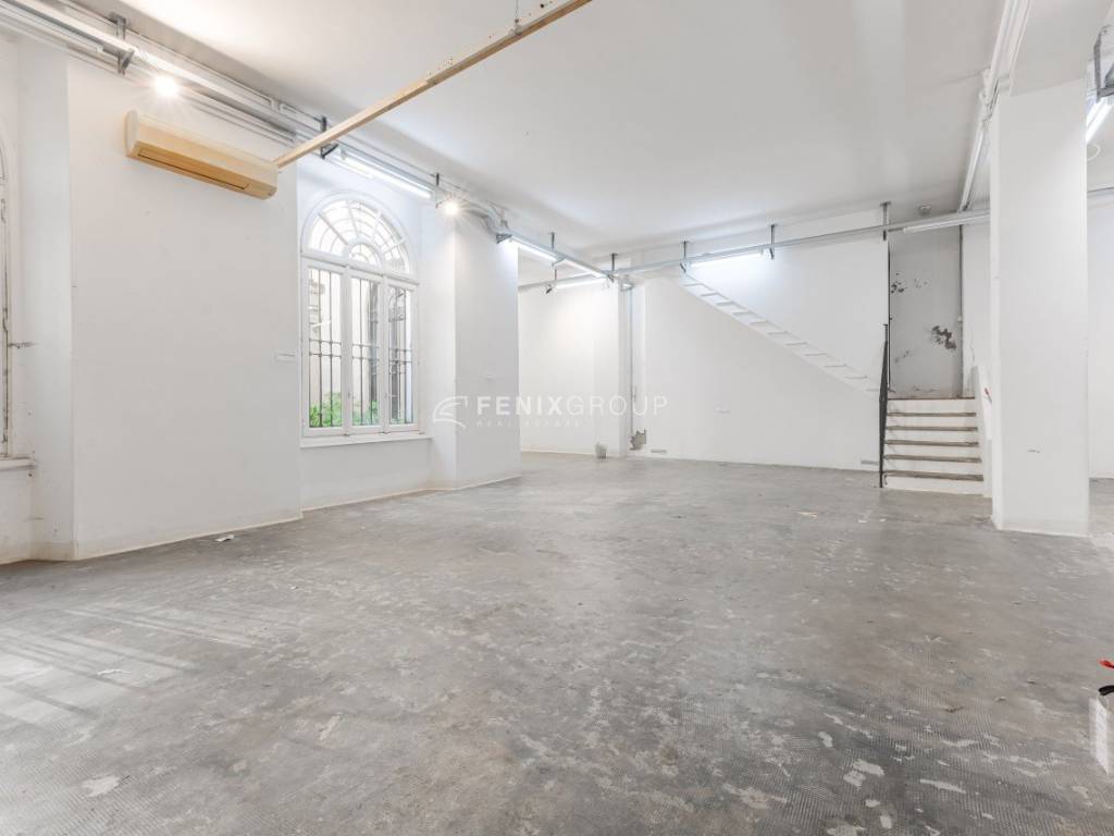 locale commerciale in vendita a Milano