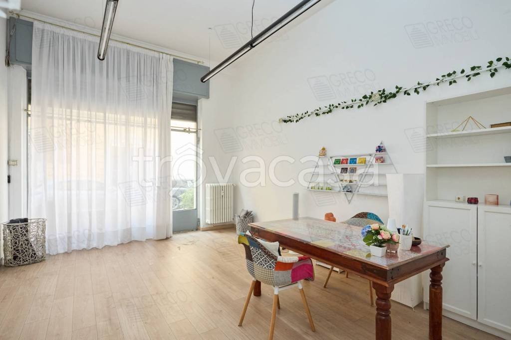negozio in vendita a Milano in zona Affori