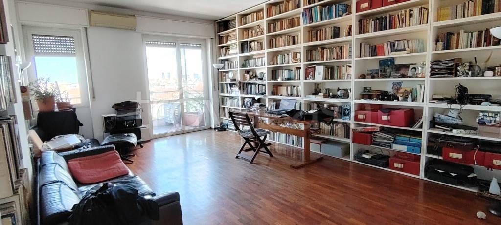 appartamento in vendita a Milano in zona Città Studi