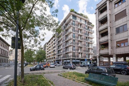 appartamento in vendita a Milano in zona Bocconi