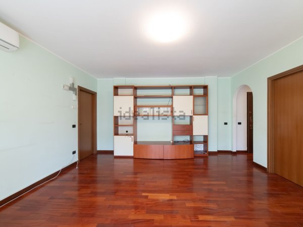 appartamento in vendita a Milano in zona Crescenzago