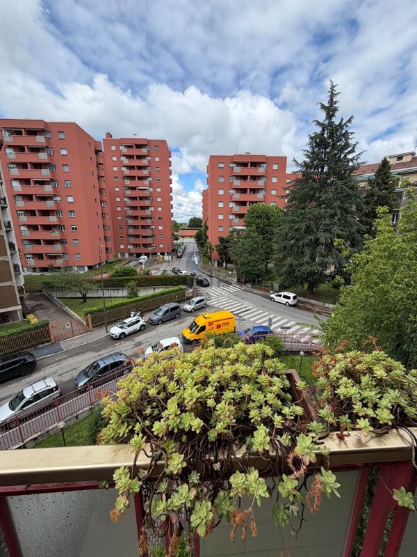 appartamento in vendita a Milano in zona Niguarda