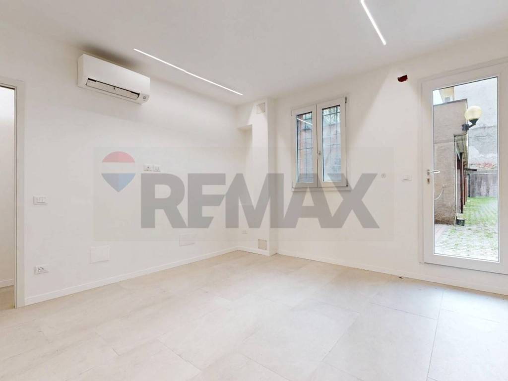 appartamento in vendita a Milano in zona Porta Vittoria