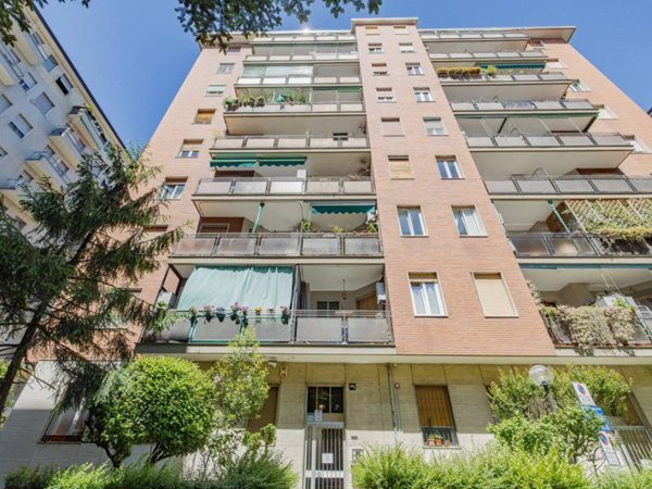 appartamento in vendita a Milano in zona Adriano