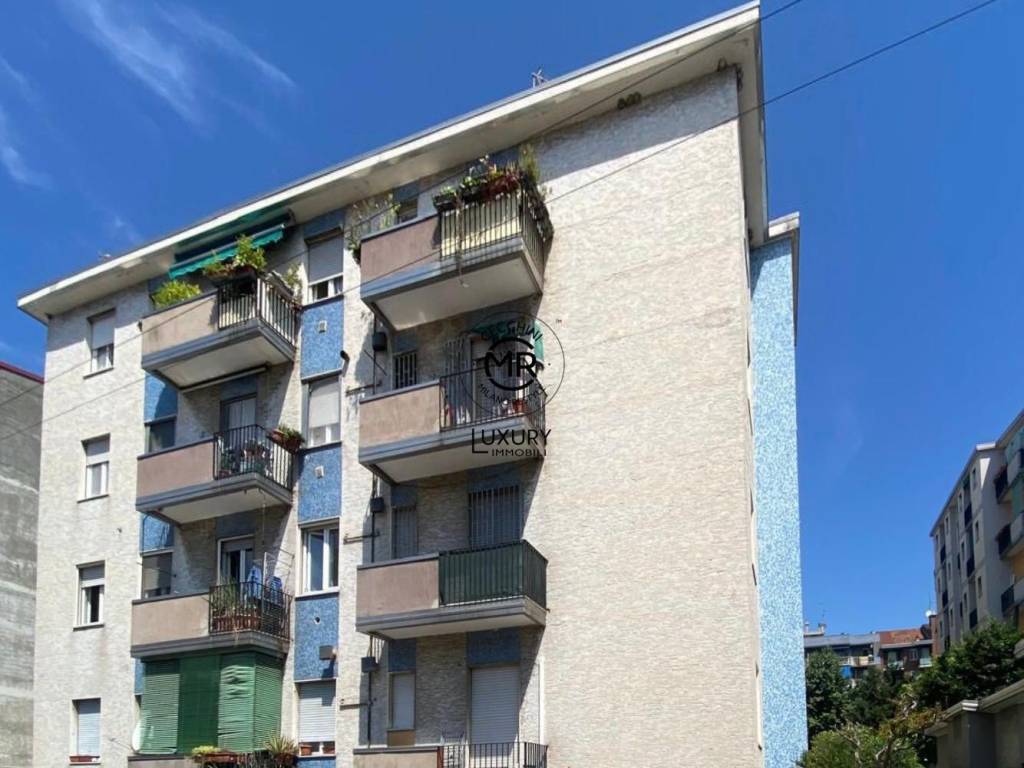 appartamento in vendita a Milano in zona Adriano