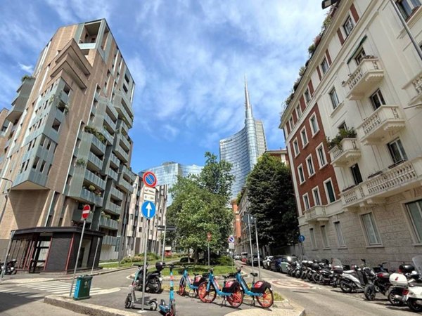 appartamento in vendita a Milano in zona Porta Nuova