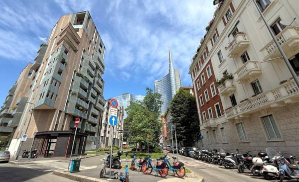 appartamento in vendita a Milano in zona Porta Garibaldi