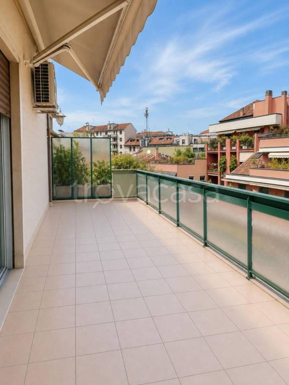 appartamento in vendita a Milano in zona Il Portello