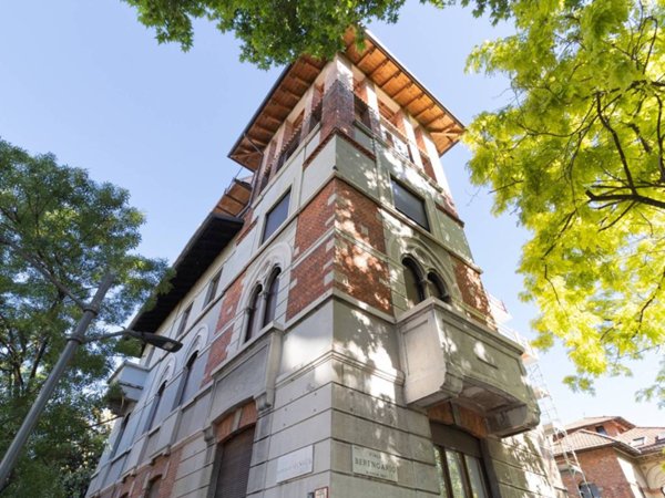 appartamento in vendita a Milano in zona Sempione
