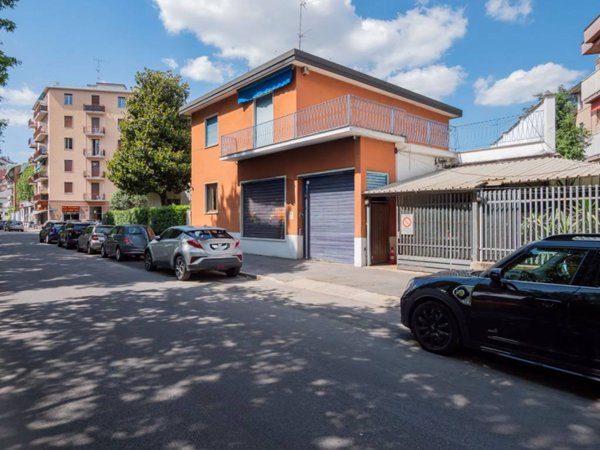 casa indipendente in vendita a Milano