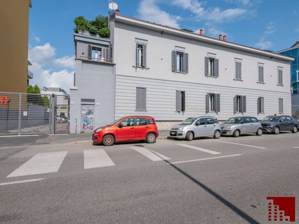 appartamento in vendita a Milano in zona Famagosta
