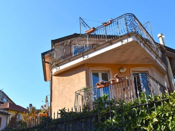 casa indipendente in vendita a Milano in zona Isola