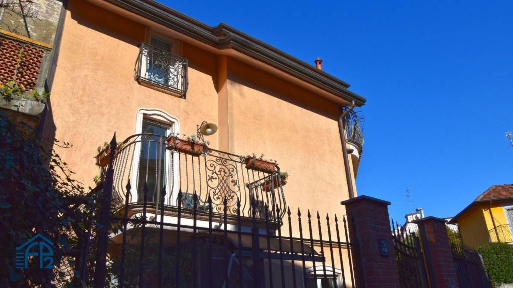casa indipendente in vendita a Milano in zona Isola