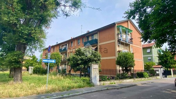 appartamento in vendita a Milano in zona Baggio