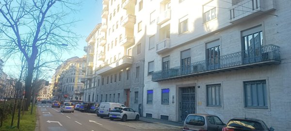 ufficio in vendita a Milano in zona Loreto