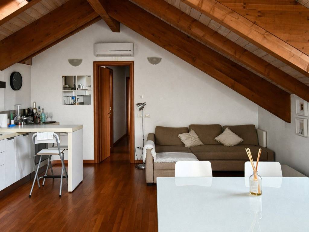 appartamento in vendita a Milano in zona Porta Genova
