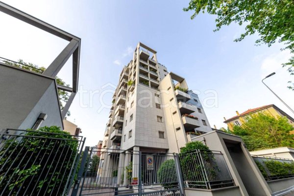 appartamento in vendita a Milano in zona Bocconi