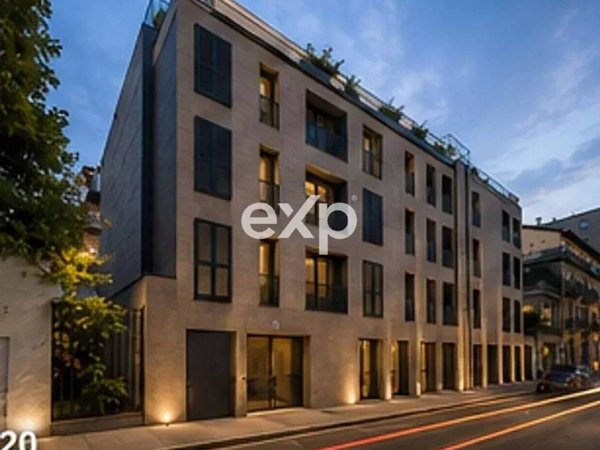 intera palazzina in vendita a Milano in zona Porta Nuova