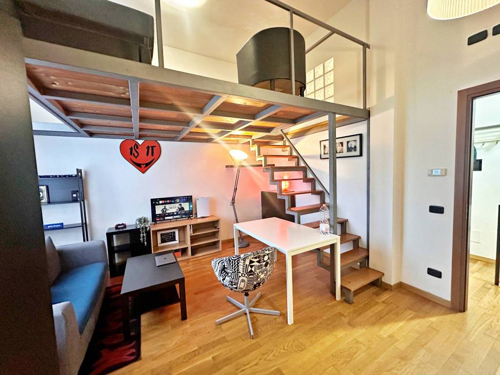 appartamento in vendita a Milano in zona Città Studi