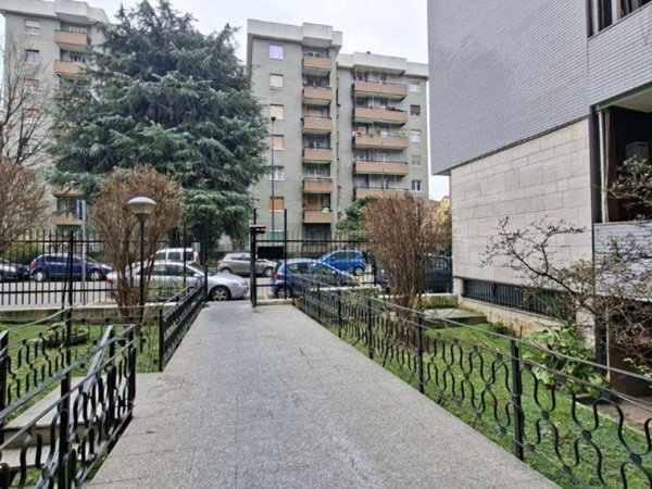 appartamento in vendita a Milano in zona Piazzale Lodi