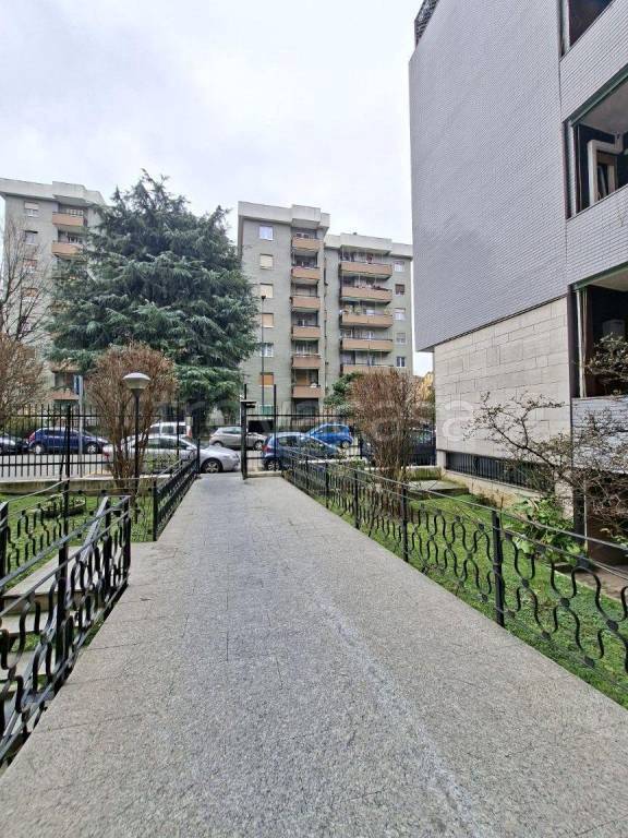 appartamento in vendita a Milano in zona Piazzale Lodi